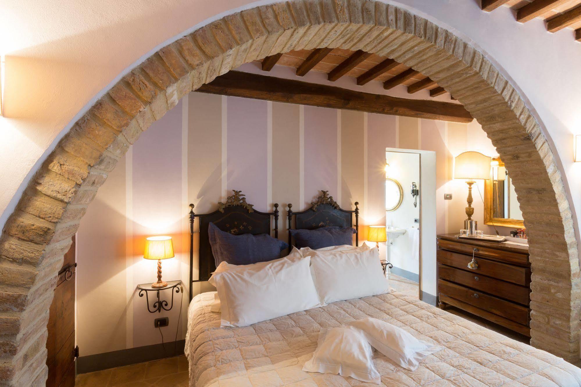 Гостевой дом La Palazzetta Del Vescovo Fratta Todina Экстерьер фото